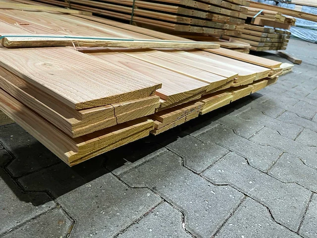 Douglas zweeds rabat 23x190mm, lengte 300cm (26x) - afbeelding 3 van  3