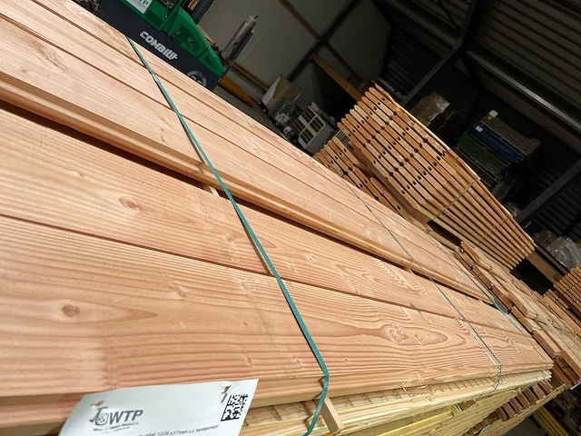 Douglas zweeds rabat 26x190mm, lengte 300cm (34x) - afbeelding 1 van  3