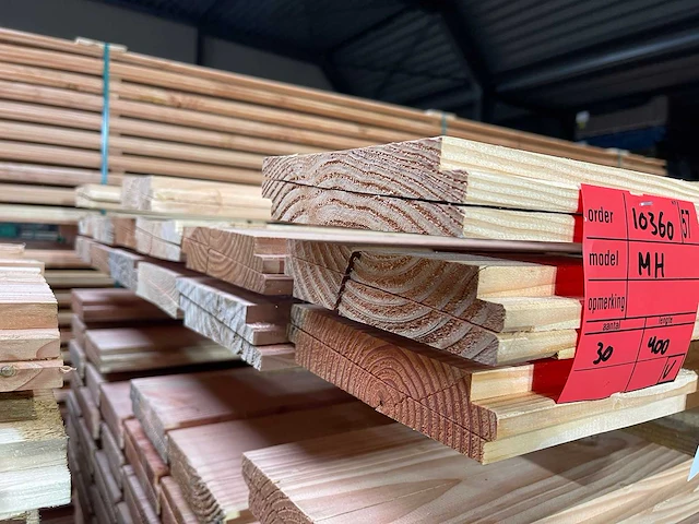 Douglas zweeds rabat 26x190mm, lengte 400cm (30x) - afbeelding 3 van  3
