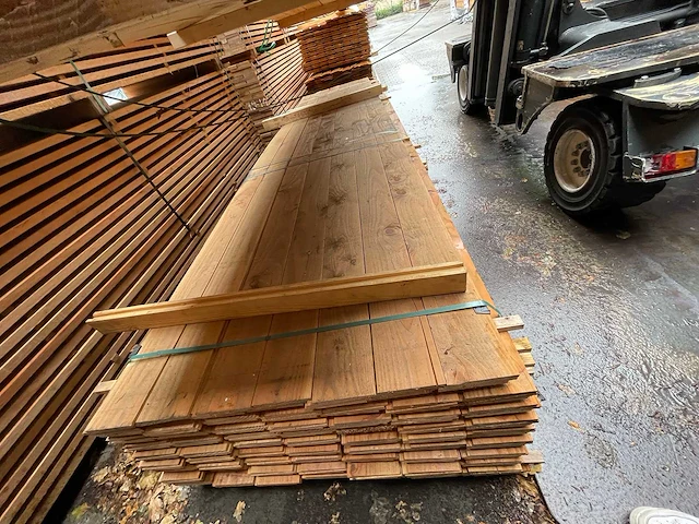 Douglas zweeds rabat 4000x125x22mm (140x) - afbeelding 1 van  3