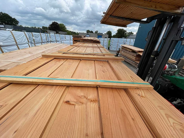 Douglas zweeds rabat 4000x195x26mm (62x) - afbeelding 1 van  3