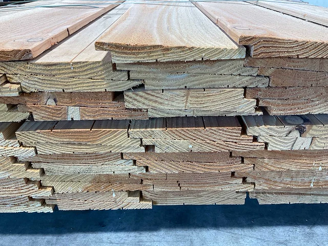Douglas zweeds rabat fijnbezaagd 400x19x2,6 cm (75x) - afbeelding 6 van  7