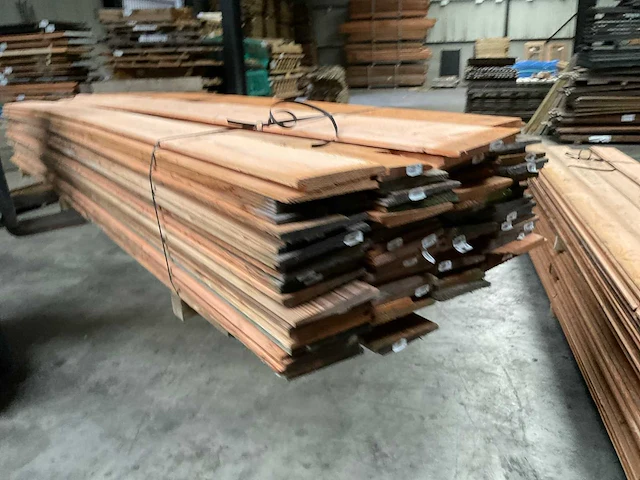Douglas zweeds rabat plank 400x19x2,4 cm (84x) - afbeelding 7 van  9