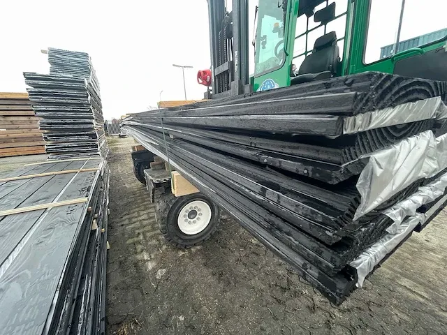 Douglas zweeds rabat zwart gecoat 23x180mm, lengte 400cm (50x) - afbeelding 1 van  3