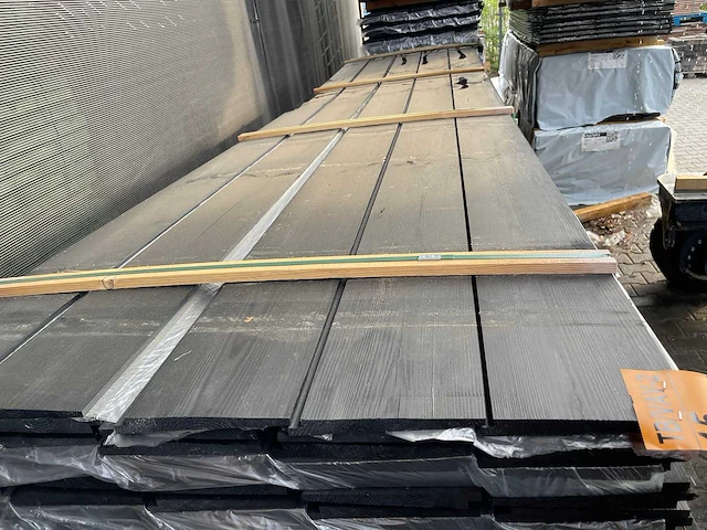 Douglas zweeds rabat zwart gecoat 23x190mm, lengte 400cm (50x) - afbeelding 1 van  3