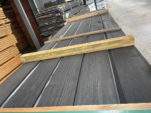 Douglas zweeds rabat zwart gecoat 4000x182x21mm (50x) - afbeelding 1 van  3