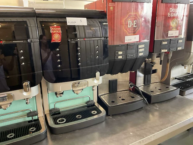 Douwe egberts excllnc koffiemachine - afbeelding 2 van  5