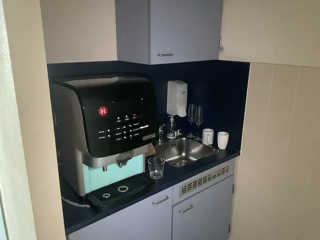 Douwe egberts koffiemachine met koffie benodigdheden - afbeelding 1 van  5