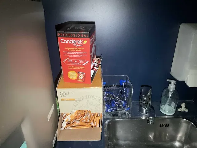 Douwe egberts koffiemachine met koffie benodigdheden - afbeelding 4 van  5