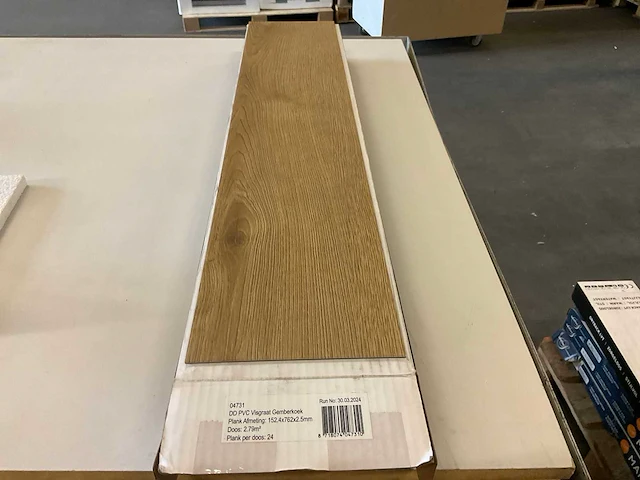 Douwes dekkers gemberkoek 4731 pvc visgraat vloer ca. 5,58 m² - afbeelding 1 van  7