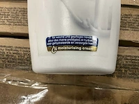 Dove/ nivea zeeppomp partij handzeep - afbeelding 3 van  5