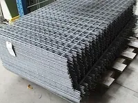 Draadgaas. afmeting 145 x 75 cm. totaal ca 52 stuks - afbeelding 2 van  2