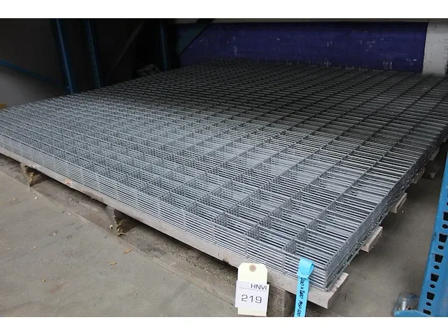 Draadgaas. afmeting 210 x 210 cm. 10 stuks, maasafmeting 10 x 5 cm - afbeelding 2 van  2