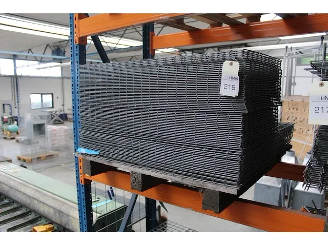 Draadgaas met gaasmaat 5 x 5 cm. afmeting 100 x 50 cm. totaal ca 90 stuks - afbeelding 1 van  3