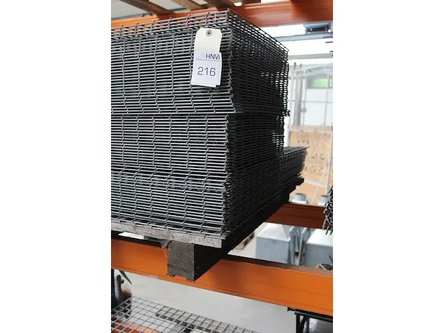Draadgaas met gaasmaat 5 x 5 cm. afmeting 100 x 50 cm. totaal ca 90 stuks - afbeelding 3 van  3
