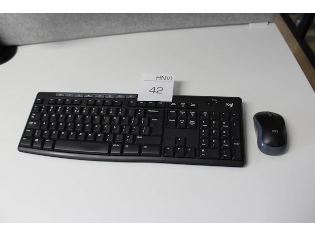 Draadloos toetsenbord en muis logitech. - afbeelding 1 van  1