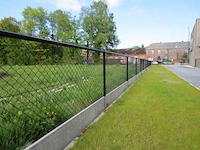 Draadpakket 180 cm omheining 25 meter met betonplaat, kleur zwart - afbeelding 1 van  3