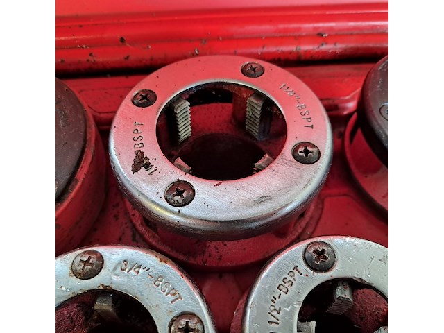 Draadsnijapparaat handbediend rothenberger, 600 bspt-r, bouwjaar 2014, snijkop range ½"-1 1/4" ~ - afbeelding 2 van  7