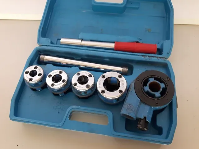 Draadsnijder voor buizen in koffer, 1/4 inch, 3/8 inch, 1/2 inch en 1 inch - afbeelding 1 van  3