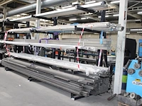 Draagarmstelling met drie staanders, vijf armen afm. 500 x 180 x 300 cm, armlengte 106 cm let op: onderdeel... onderdeel van combinatiekavel combinatie kavel p296 t/m p299 zijnde vier draagarmstellingen. let op excl. inhoud en ophalen in overleg hnvi - afbeelding 1 van  2