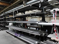 Draagarmstelling met drie staanders, vijf armen afm. 500 x 180 x 300 cm, armlengte 106 cm let op onderdeel ... onderdeel van combinatiekavel combinatie kavel p296 t/m p299 zijnde vier draagarmstellingen. let op excl. inhoud en ophalen in overleg hnvi - afbeelding 1 van  2