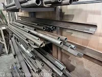 Draagarmstelling met metalen profielen en buizen - afbeelding 8 van  13