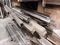 Draagarmstelling met metalen profielen en buizen - afbeelding 9 van  13