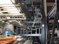 Draagarmstelling met vier staanders afm. 500 x 140 x 300 cm, arm lengte 80 cm, ophalen in overleg met hnvi - afbeelding 2 van  2