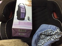 Draagzak + kinderkledij - afbeelding 3 van  4