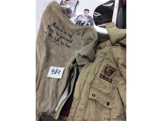 Draagzak + kinderkledij - afbeelding 4 van  4