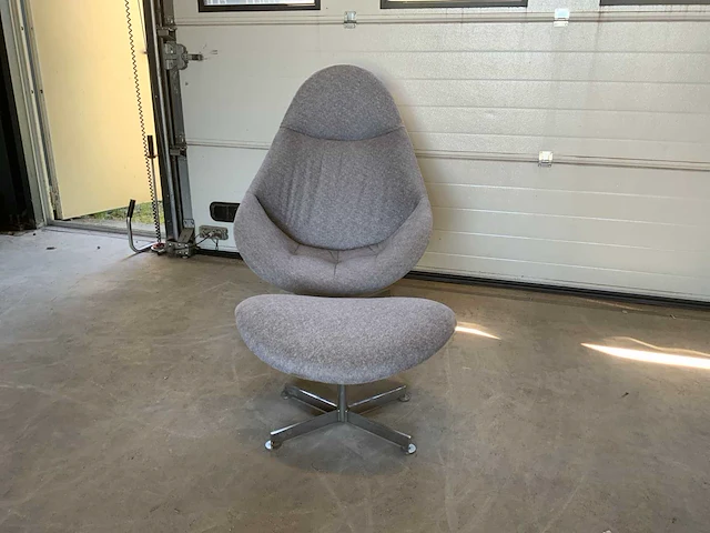 Draaifauteuil met voetenbankje - afbeelding 2 van  5