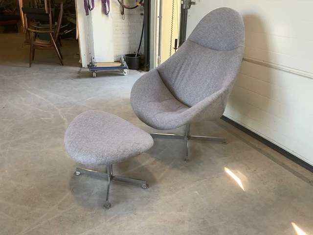 Draaifauteuil met voetenbankje - afbeelding 3 van  5