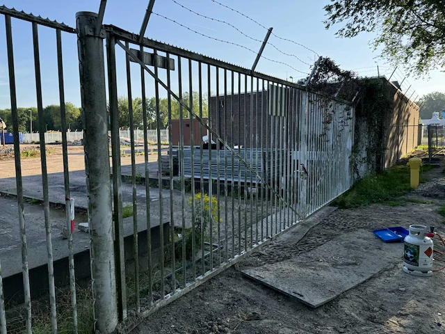 Draaipoort met hekwerk (17,60 mtr) - afbeelding 15 van  18