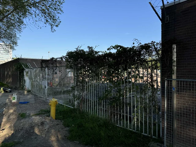 Draaipoort met hekwerk (17,60 mtr) - afbeelding 18 van  18