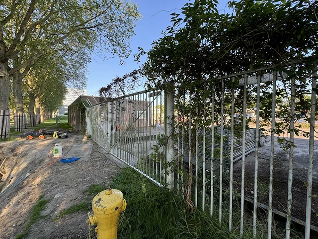 Draaipoort met hekwerk (17,60 mtr) - afbeelding 3 van  18