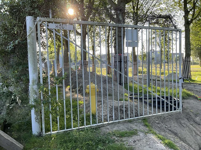 Draaipoort met hekwerk (17,60 mtr) - afbeelding 6 van  18