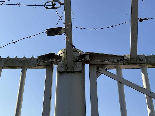 Draaipoort met hekwerk (17,60 mtr) - afbeelding 11 van  12
