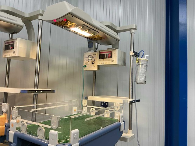 Dräger - babytherm 8010 - babywarmer - afbeelding 2 van  5