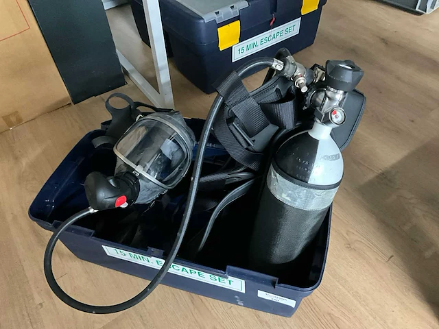 Dräger ademhalingsapparatuur (5x) - afbeelding 1 van  11
