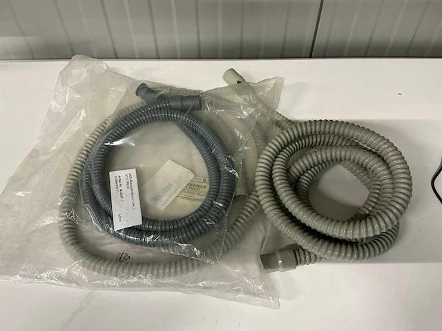 Dräger beademings slangen (5x) - afbeelding 1 van  1