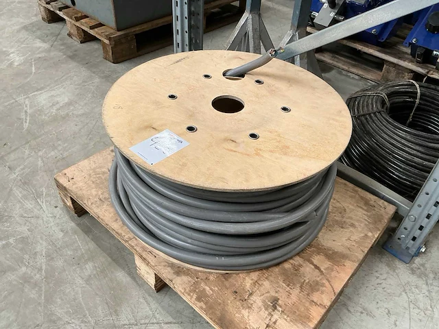 Draka 5 aderig kabel met haspel - afbeelding 1 van  5