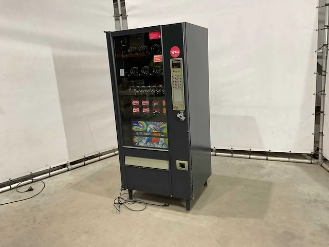 Drank en snoep automaat - afbeelding 1 van  16