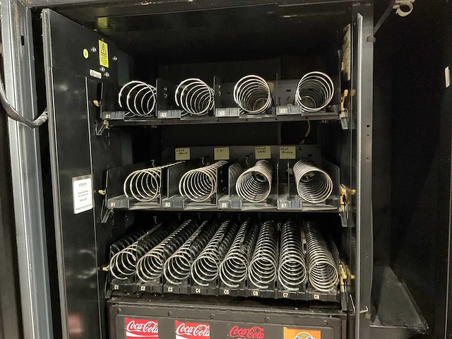 Drank en snoep automaat - afbeelding 12 van  16