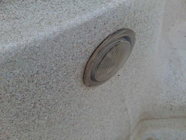 Dreammaker 4 persoons hufterproof jacuzzi en buitenspa - afbeelding 23 van  29