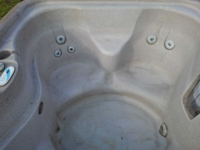 Dreammaker 4 persoons hufterproof jacuzzi en buitenspa - afbeelding 28 van  29