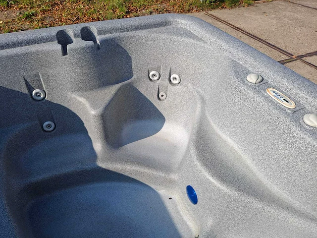 Dreammaker 5 persoons hufterproof jacuzzi en buitenspa - afbeelding 3 van  29
