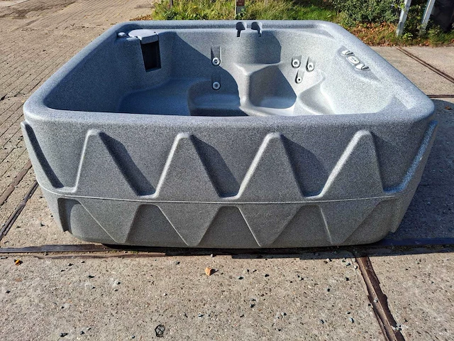 Dreammaker 5 persoons hufterproof jacuzzi en buitenspa - afbeelding 9 van  29