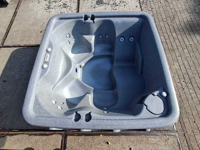 Dreammaker 5 persoons hufterproof jacuzzi en buitenspa - afbeelding 12 van  29
