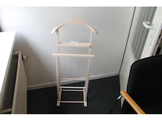 Dressboy met hoogte 100 cm. - afbeelding 1 van  2