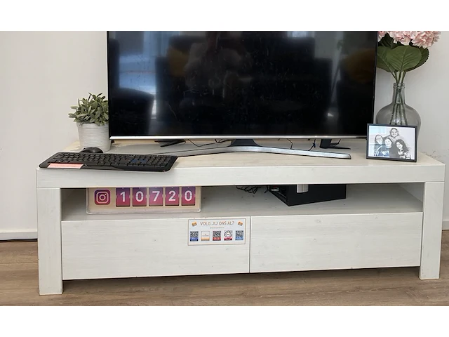 Dressoir 150 x 44 x 46 cm met twee laden. - afbeelding 1 van  1